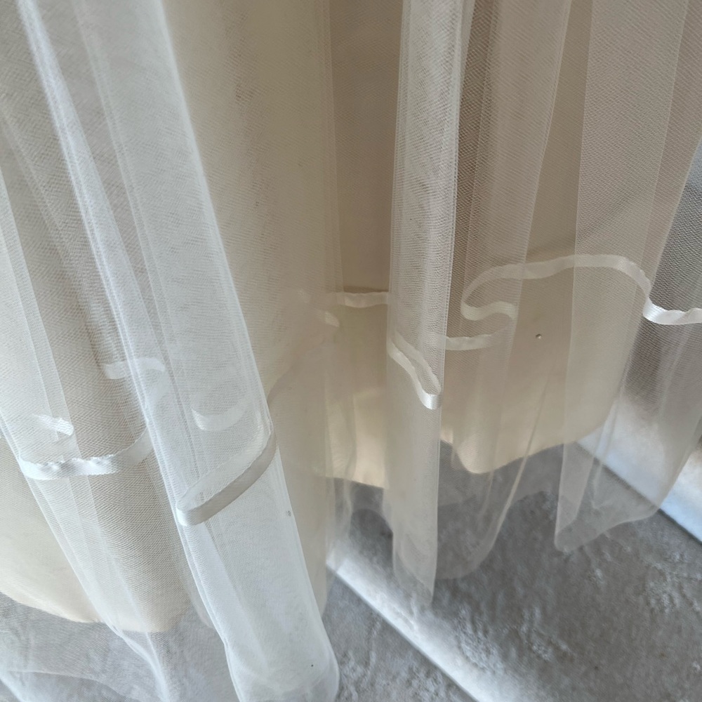Fenaroli for Regalia Satin-look Ivory/Champagne Flower Girl Dress Girls Sz: 12 - Picture 9 of 13